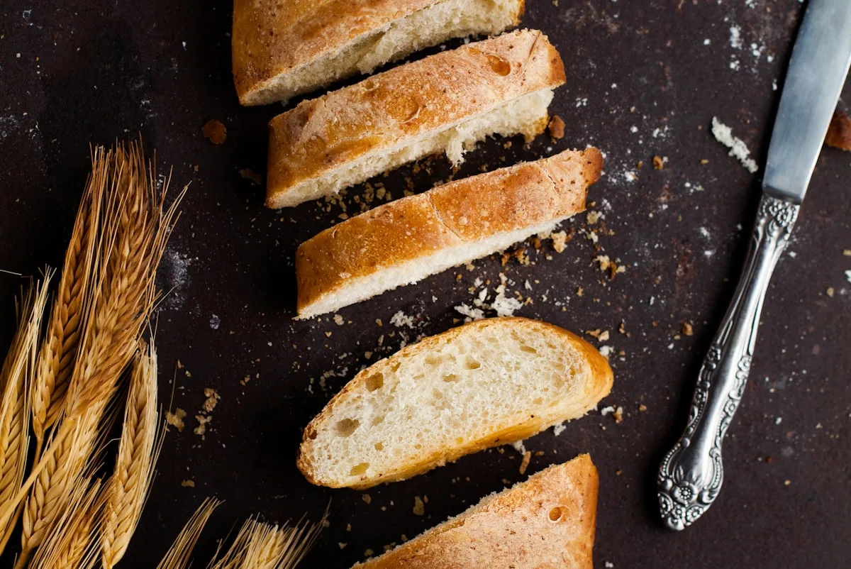 Mie de pain au levain tranchée