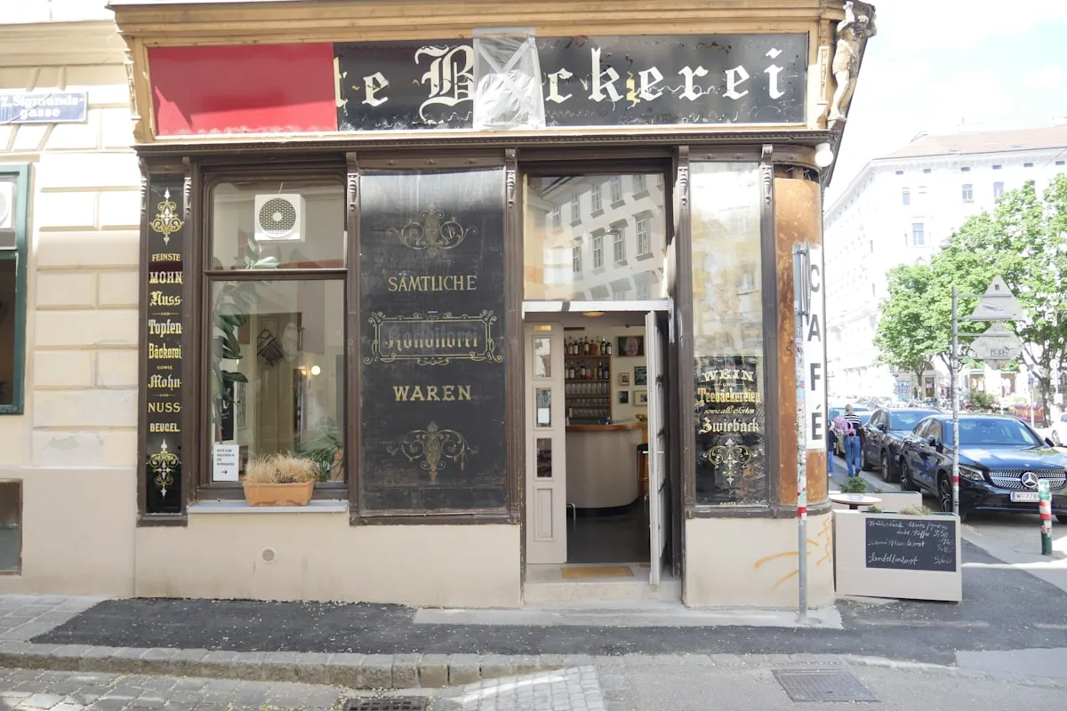 Devanture de boulangerie de quartier